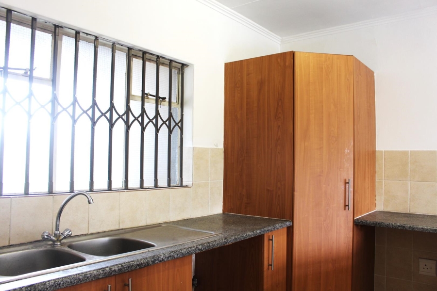 2 Bedroom Property for Sale in Hoogland Gauteng