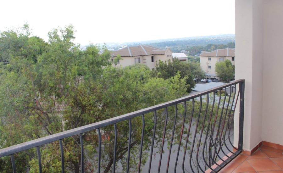 2 Bedroom Property for Sale in Hoogland Gauteng