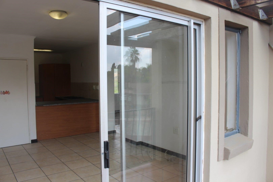 2 Bedroom Property for Sale in Hoogland Gauteng