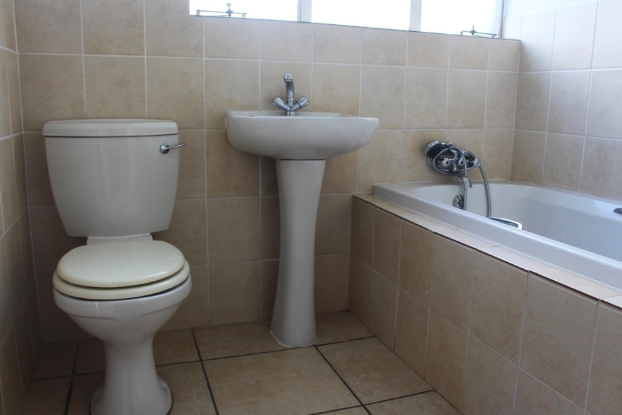 2 Bedroom Property for Sale in Hoogland Gauteng