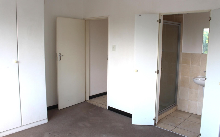 2 Bedroom Property for Sale in Hoogland Gauteng