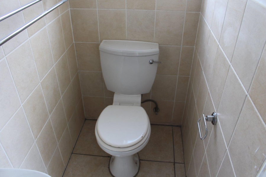 2 Bedroom Property for Sale in Hoogland Gauteng