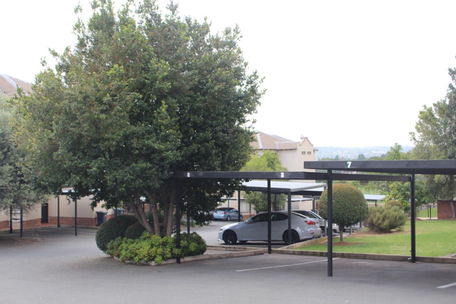 2 Bedroom Property for Sale in Hoogland Gauteng