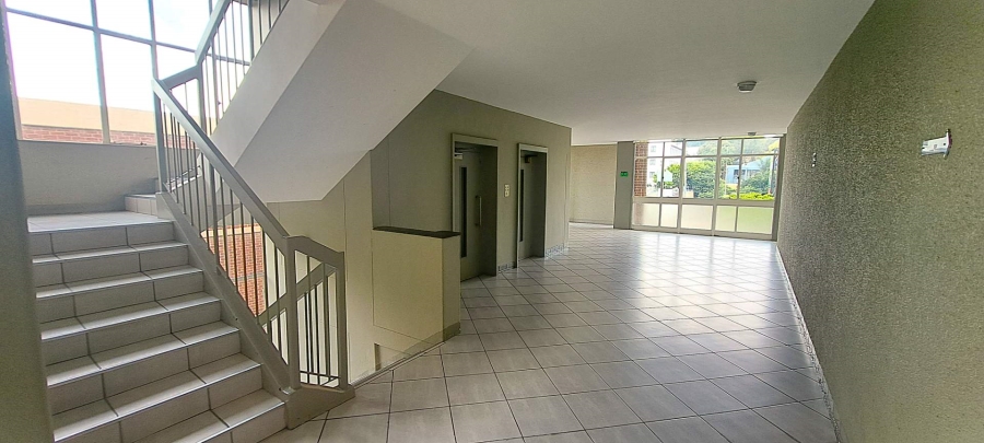 To Let 2 Bedroom Property for Rent in Sandown Gauteng