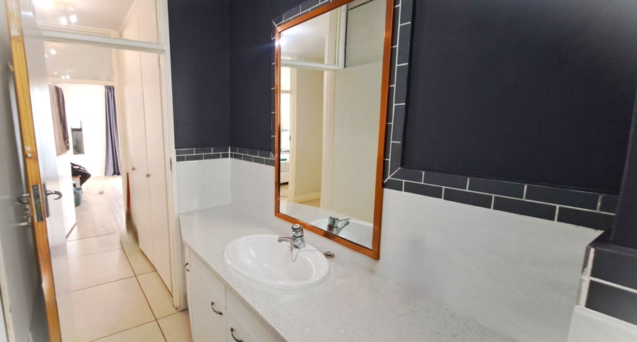 To Let 2 Bedroom Property for Rent in Sandown Gauteng