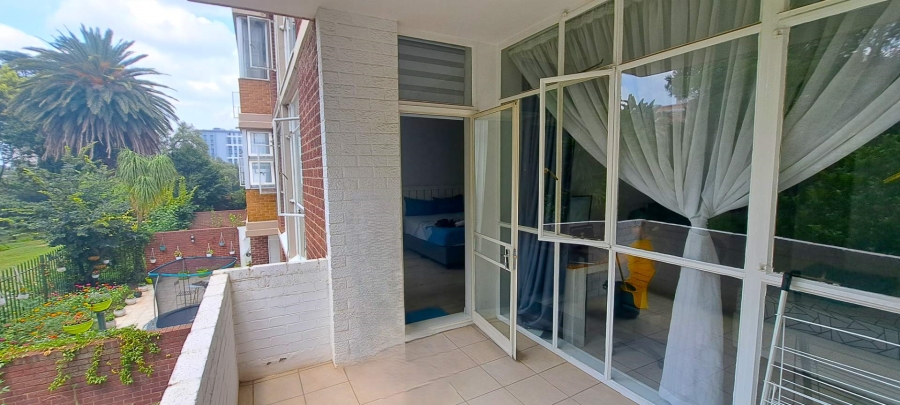 To Let 2 Bedroom Property for Rent in Sandown Gauteng