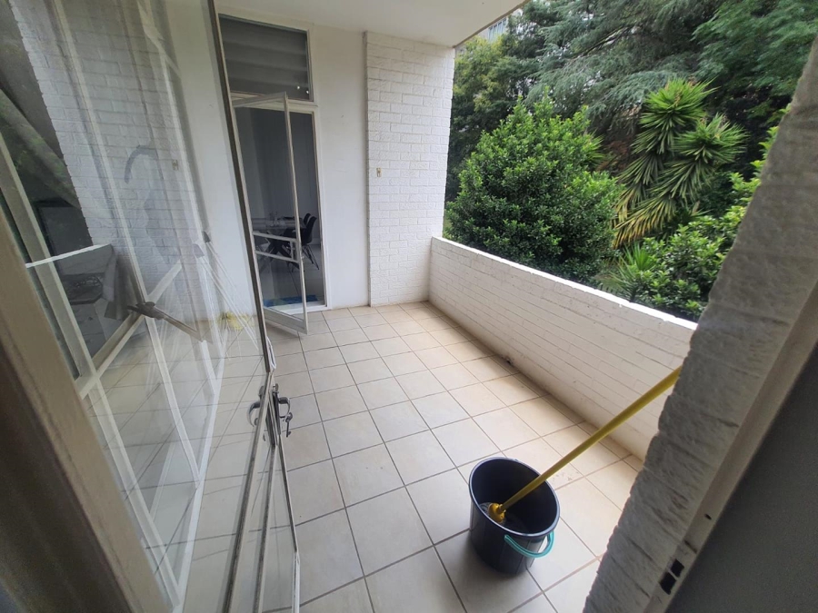 To Let 2 Bedroom Property for Rent in Sandown Gauteng