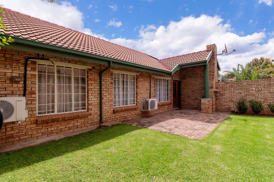 3 Bedroom Property for Sale in Glen Erasmia Gauteng