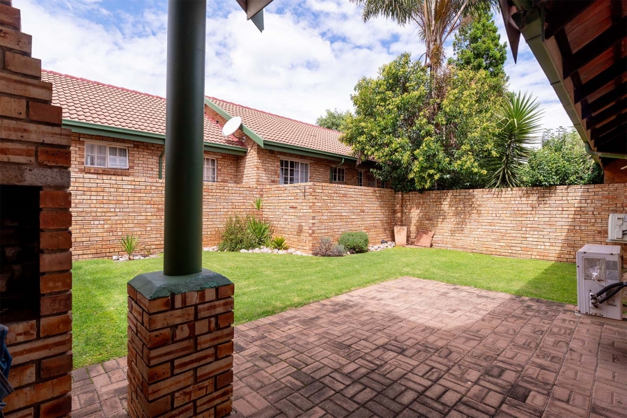 3 Bedroom Property for Sale in Glen Erasmia Gauteng