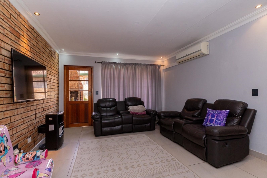 3 Bedroom Property for Sale in Glen Erasmia Gauteng