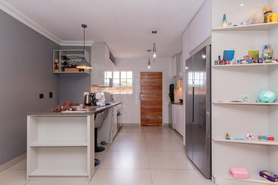 3 Bedroom Property for Sale in Glen Erasmia Gauteng