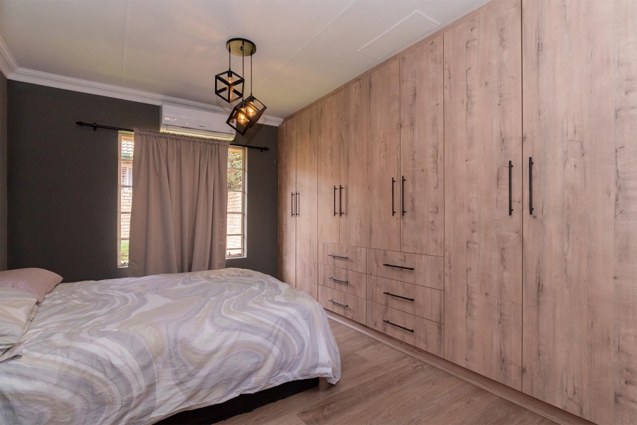 3 Bedroom Property for Sale in Glen Erasmia Gauteng