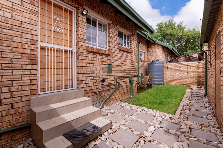 3 Bedroom Property for Sale in Glen Erasmia Gauteng