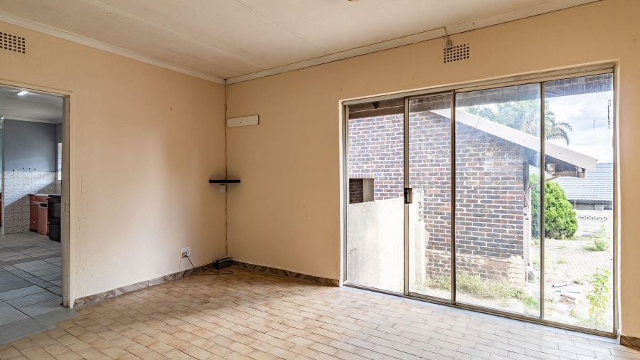 4 Bedroom Property for Sale in Florida Park Gauteng