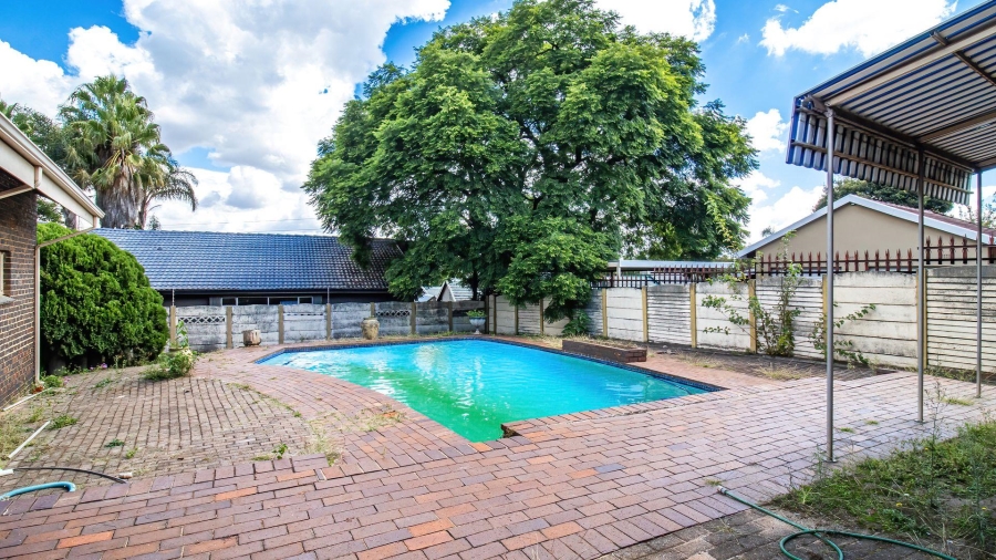 To Let 4 Bedroom Property for Rent in Florida Park Ext 3 Gauteng