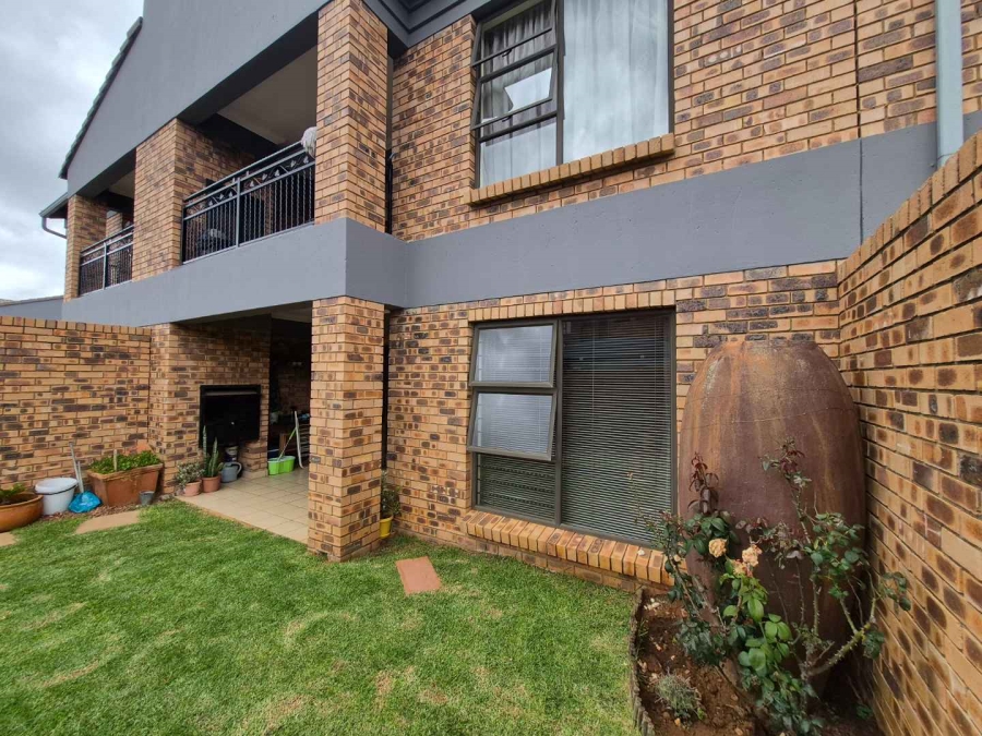 2 Bedroom Property for Sale in Ravenswood Gauteng