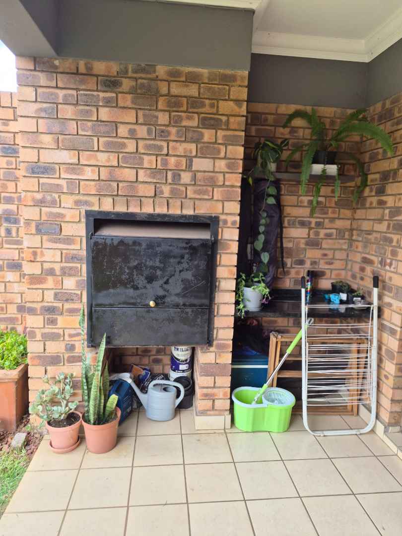 2 Bedroom Property for Sale in Ravenswood Gauteng