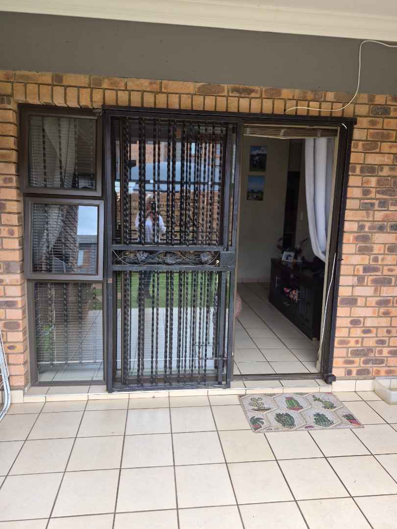 2 Bedroom Property for Sale in Ravenswood Gauteng