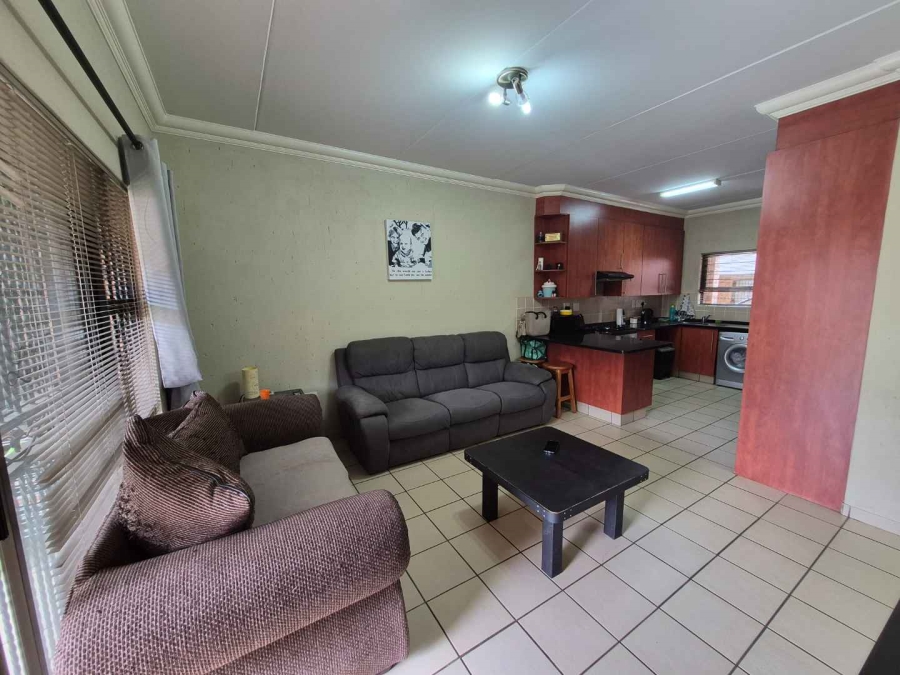 2 Bedroom Property for Sale in Ravenswood Gauteng