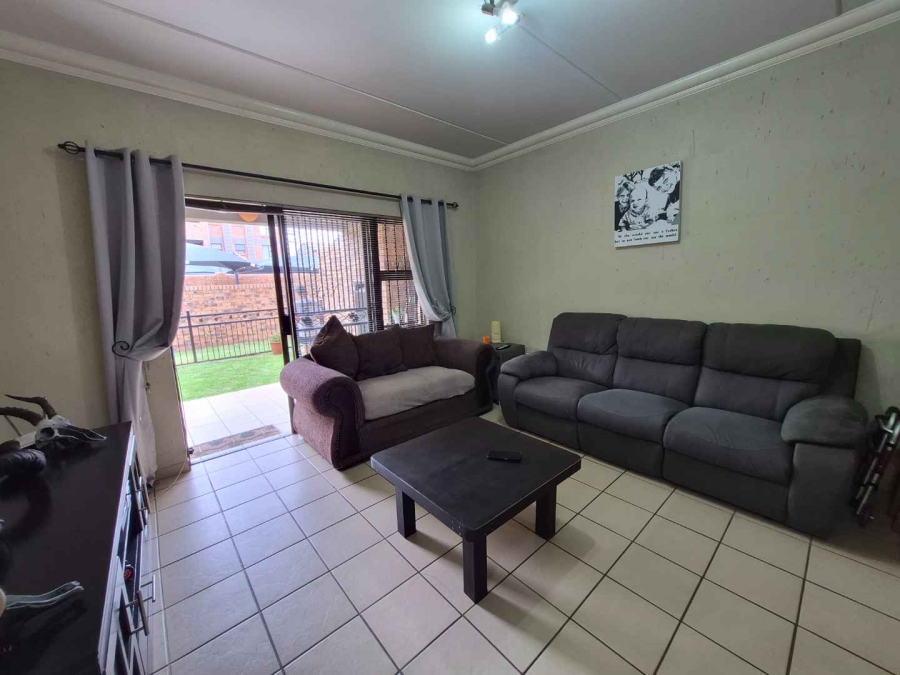 2 Bedroom Property for Sale in Ravenswood Gauteng
