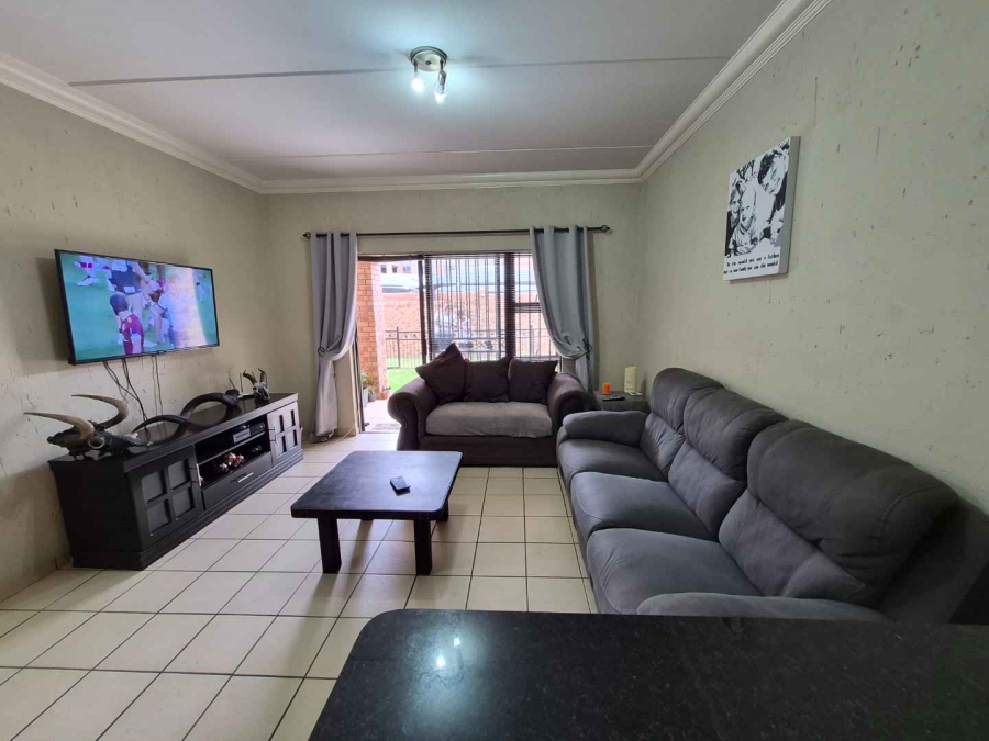2 Bedroom Property for Sale in Ravenswood Gauteng