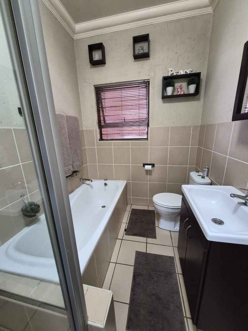 2 Bedroom Property for Sale in Ravenswood Gauteng