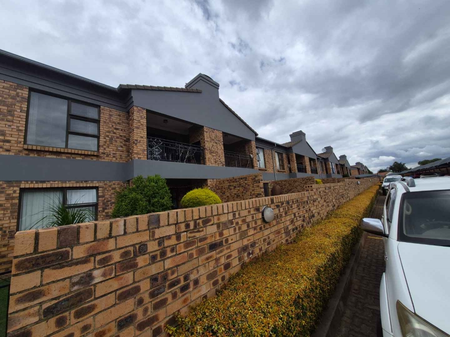 2 Bedroom Property for Sale in Ravenswood Gauteng