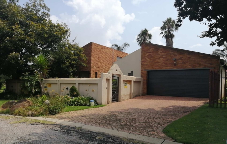 3 Bedroom Property for Sale in Sunward Park Gauteng
