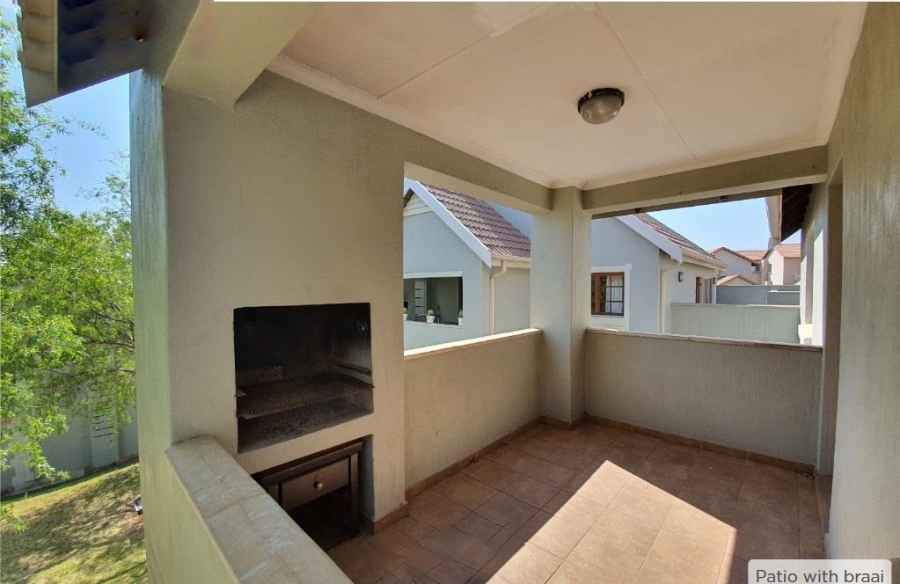 3 Bedroom Property for Sale in Faerie Glen Gauteng