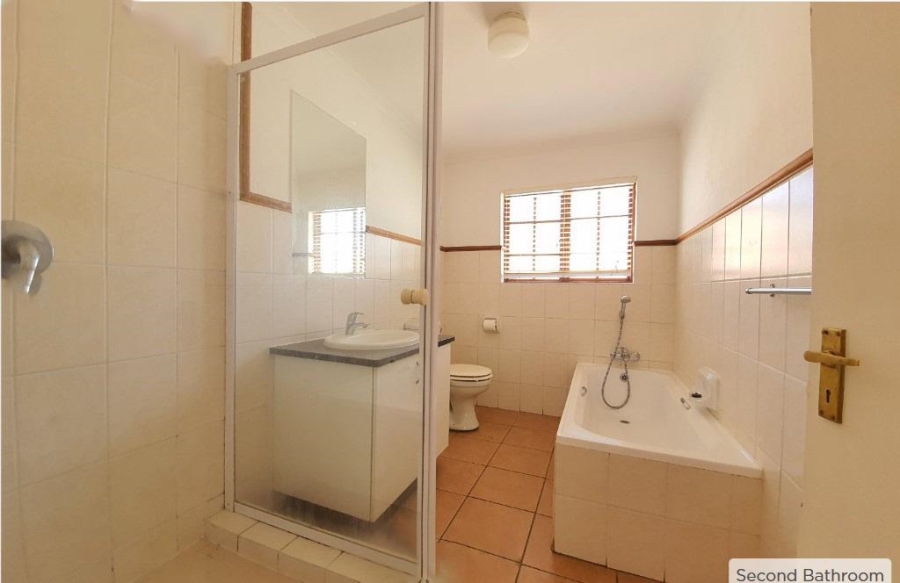 3 Bedroom Property for Sale in Faerie Glen Gauteng