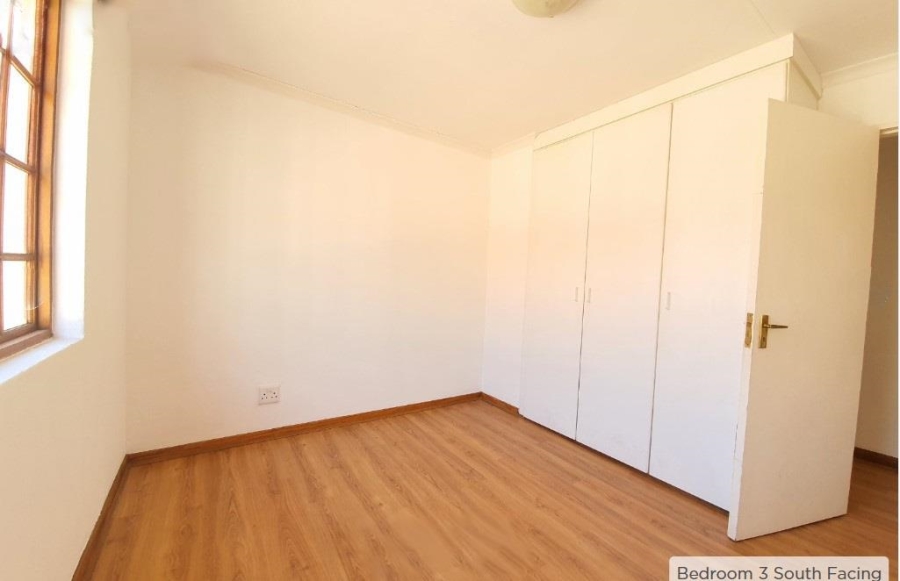 3 Bedroom Property for Sale in Faerie Glen Gauteng