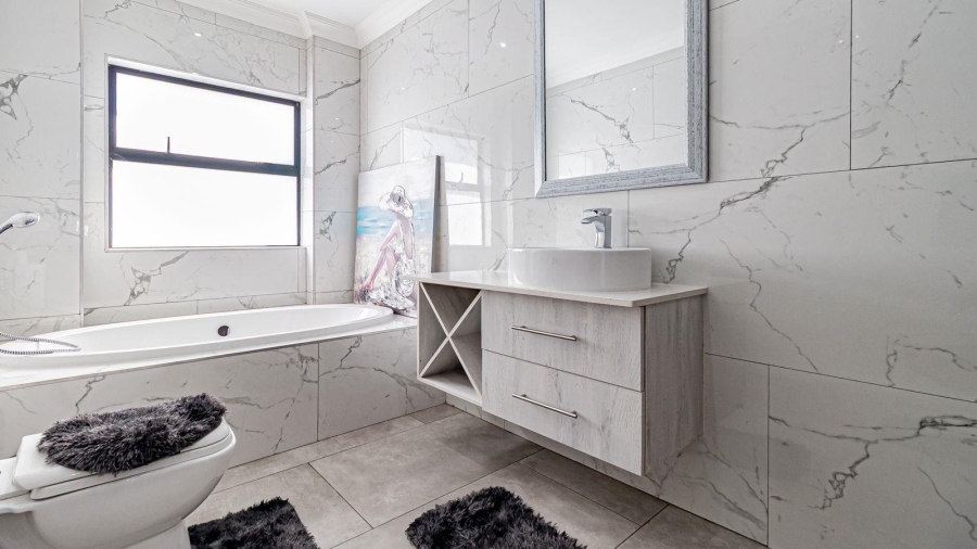 4 Bedroom Property for Sale in The Hills Game Reserve Estate Gauteng