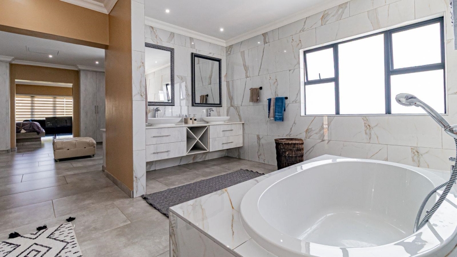 4 Bedroom Property for Sale in The Hills Game Reserve Estate Gauteng