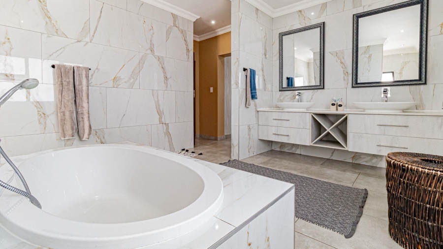 4 Bedroom Property for Sale in The Hills Game Reserve Estate Gauteng