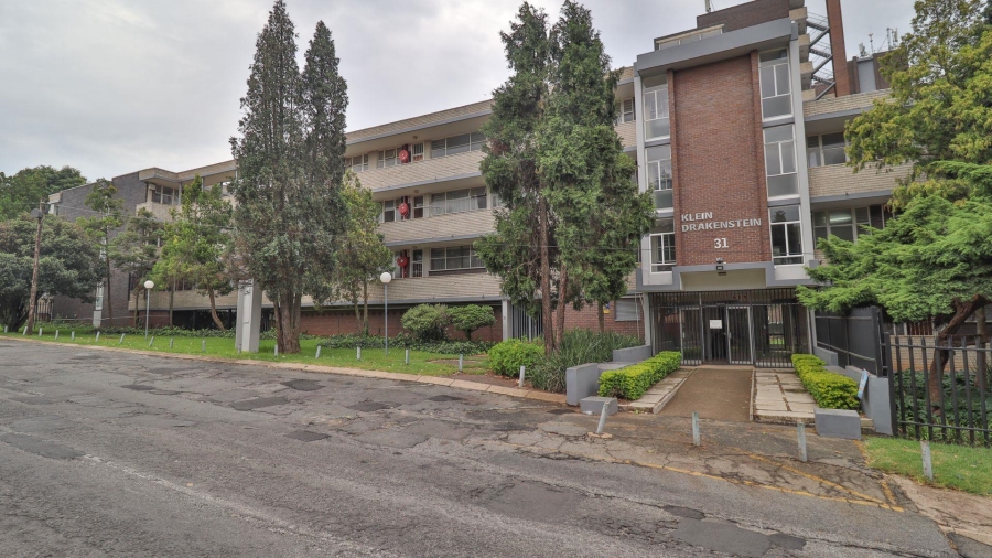 To Let 3 Bedroom Property for Rent in Constantia Kloof Gauteng