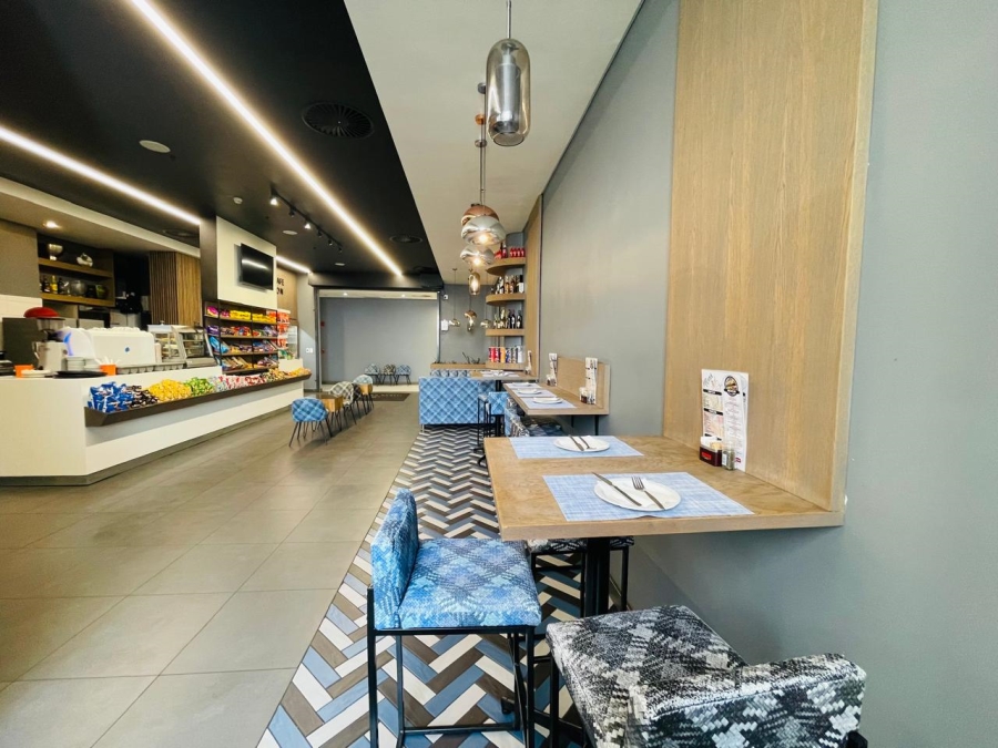 To Let 2 Bedroom Property for Rent in Illovo Gauteng