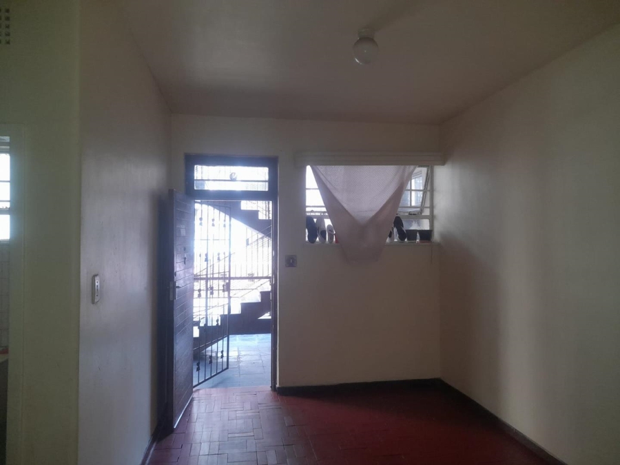 1 Bedroom Property for Sale in Hillbrow Gauteng
