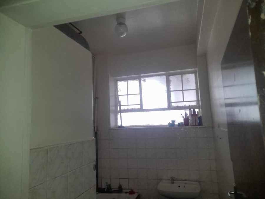 1 Bedroom Property for Sale in Hillbrow Gauteng
