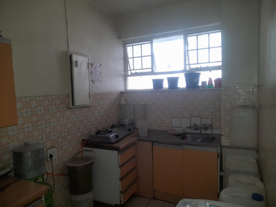1 Bedroom Property for Sale in Hillbrow Gauteng
