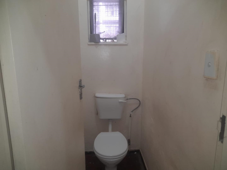 1 Bedroom Property for Sale in Hillbrow Gauteng