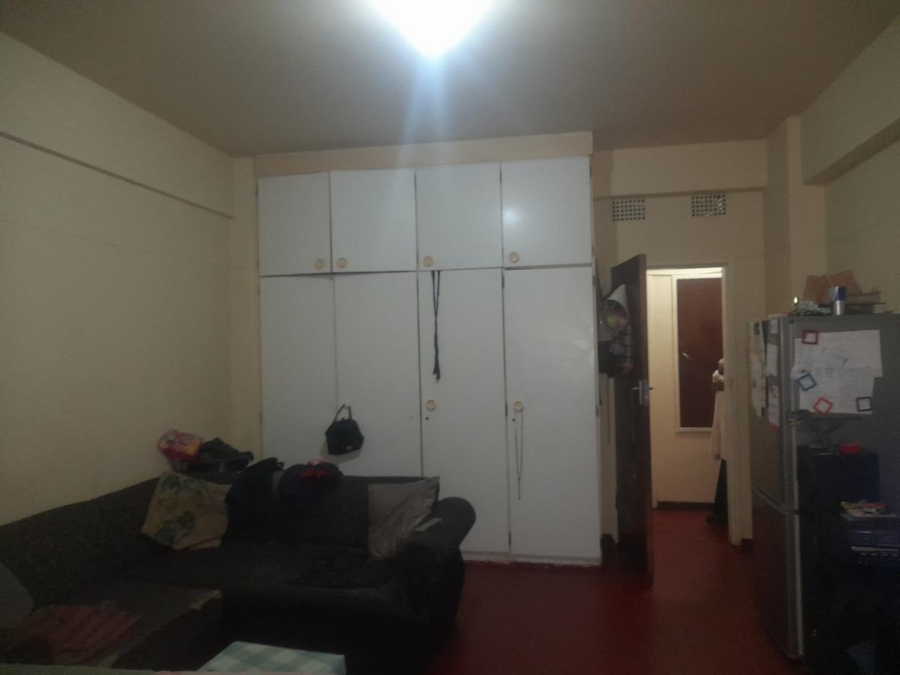 1 Bedroom Property for Sale in Hillbrow Gauteng