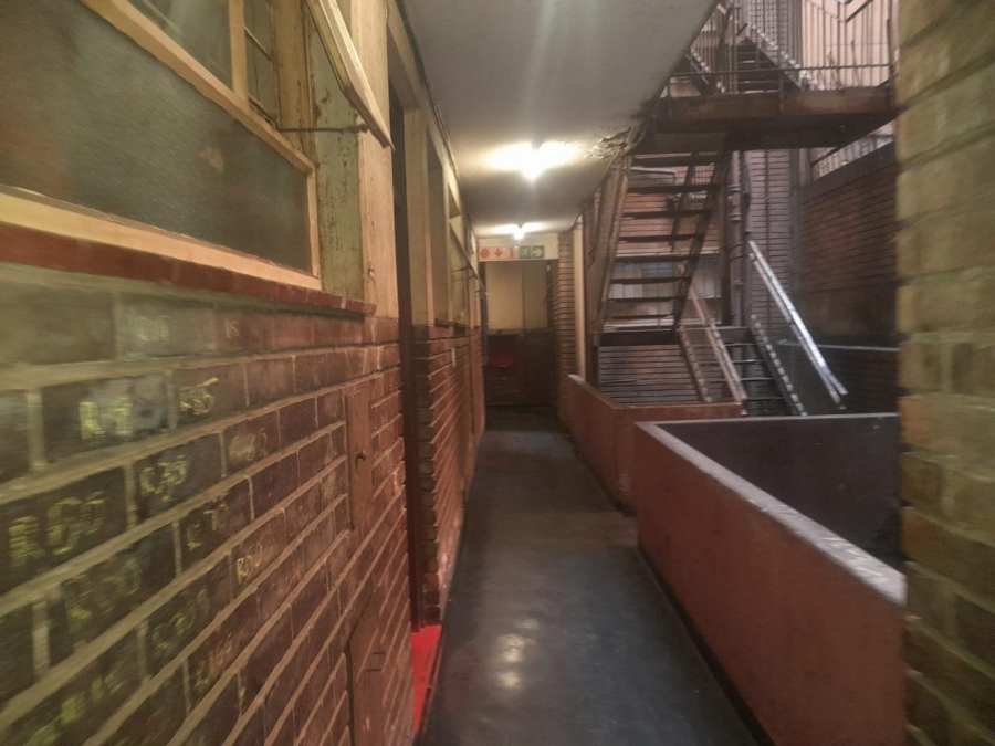 1 Bedroom Property for Sale in Hillbrow Gauteng