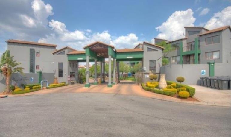 2 Bedroom Property for Sale in Honeydew Grove Gauteng