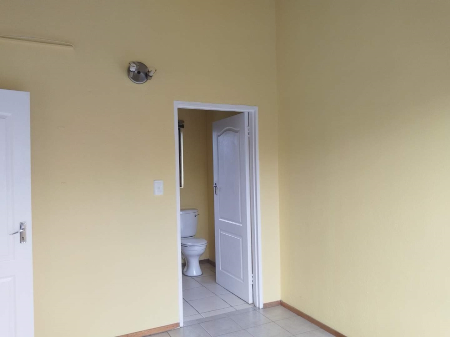 2 Bedroom Property for Sale in Honeydew Grove Gauteng