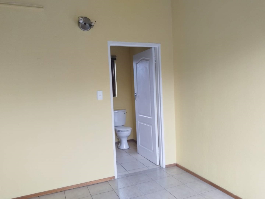 2 Bedroom Property for Sale in Honeydew Grove Gauteng