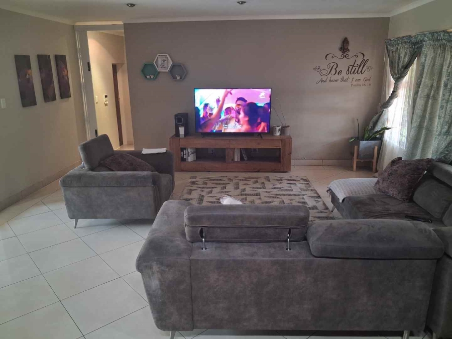 4 Bedroom Property for Sale in Monument Park Gauteng