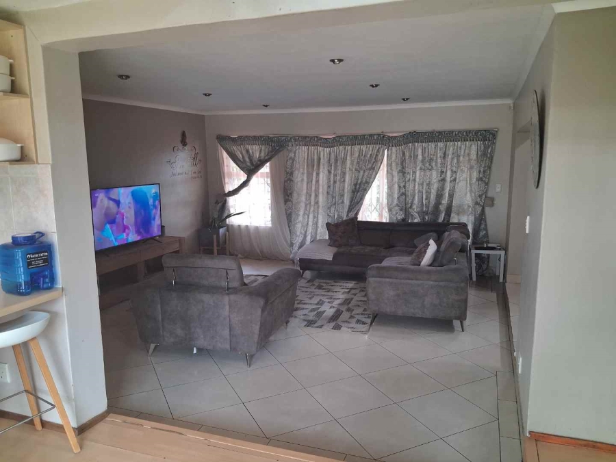 4 Bedroom Property for Sale in Monument Park Gauteng