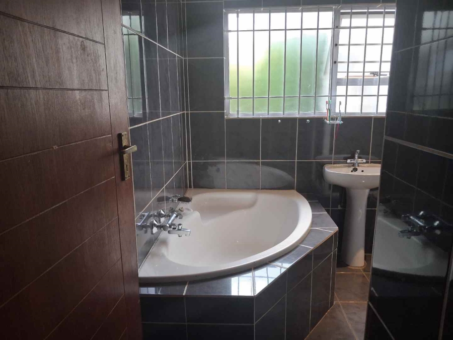 4 Bedroom Property for Sale in Monument Park Gauteng