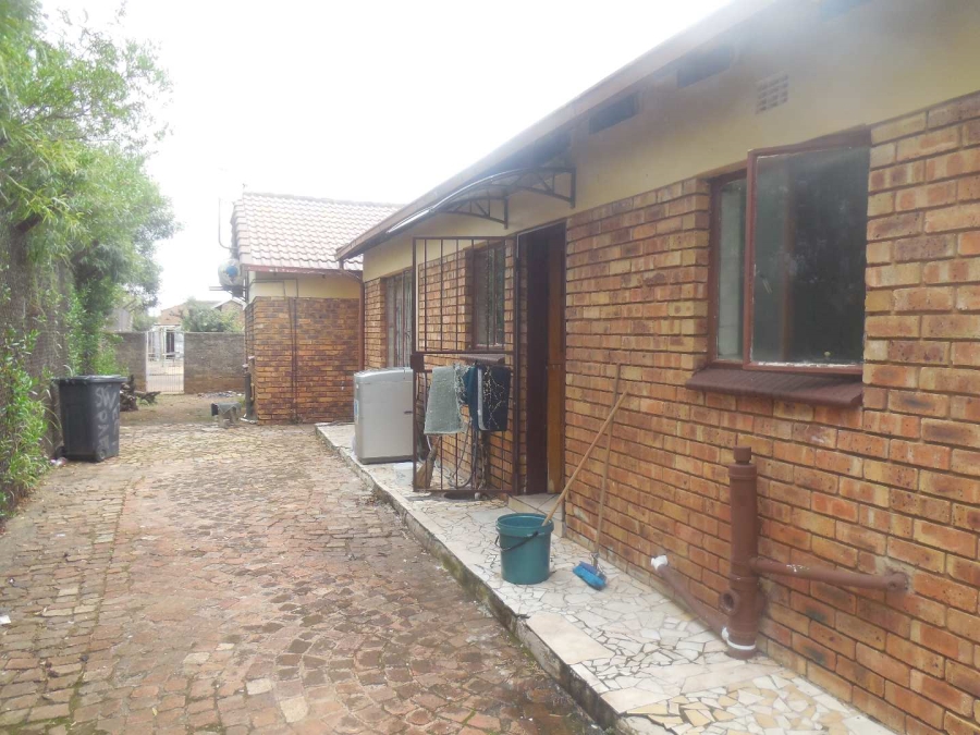 3 Bedroom Property for Sale in Lindo Park Gauteng