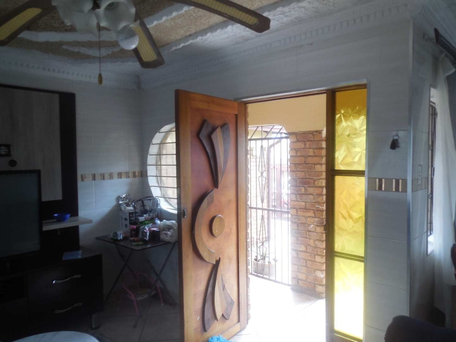 3 Bedroom Property for Sale in Lindo Park Gauteng